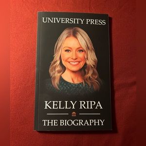“Kelly Ripa The Biography” Book, Copyright 2022.